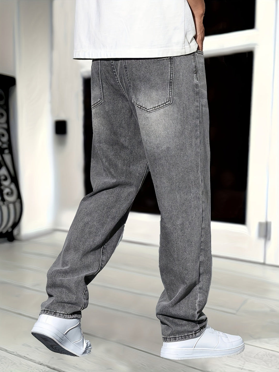 Henry | Men’s Straight-Leg Denim Jeans with Washed Style